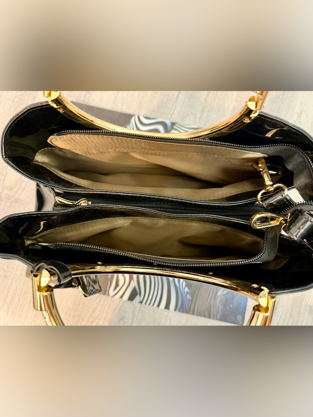 NWOT Mercedes-Benz Black Faux-Leather Satchel/Shoulder Handbag w/a Gold Handle. - Picture 6 of 10